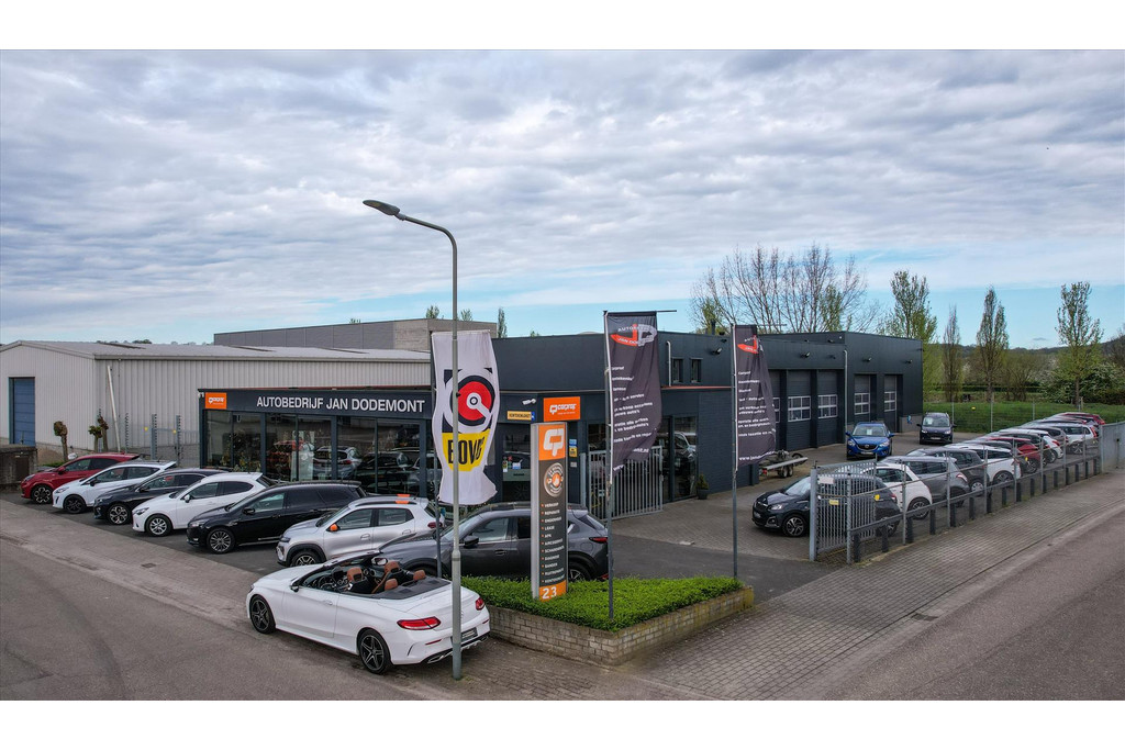 Toyota Yaris Cross 1.5 VVT-I 125pk CVT Dynamic navigatie , camara 54915797-0.jpg | Autobedrijf Dodemont
